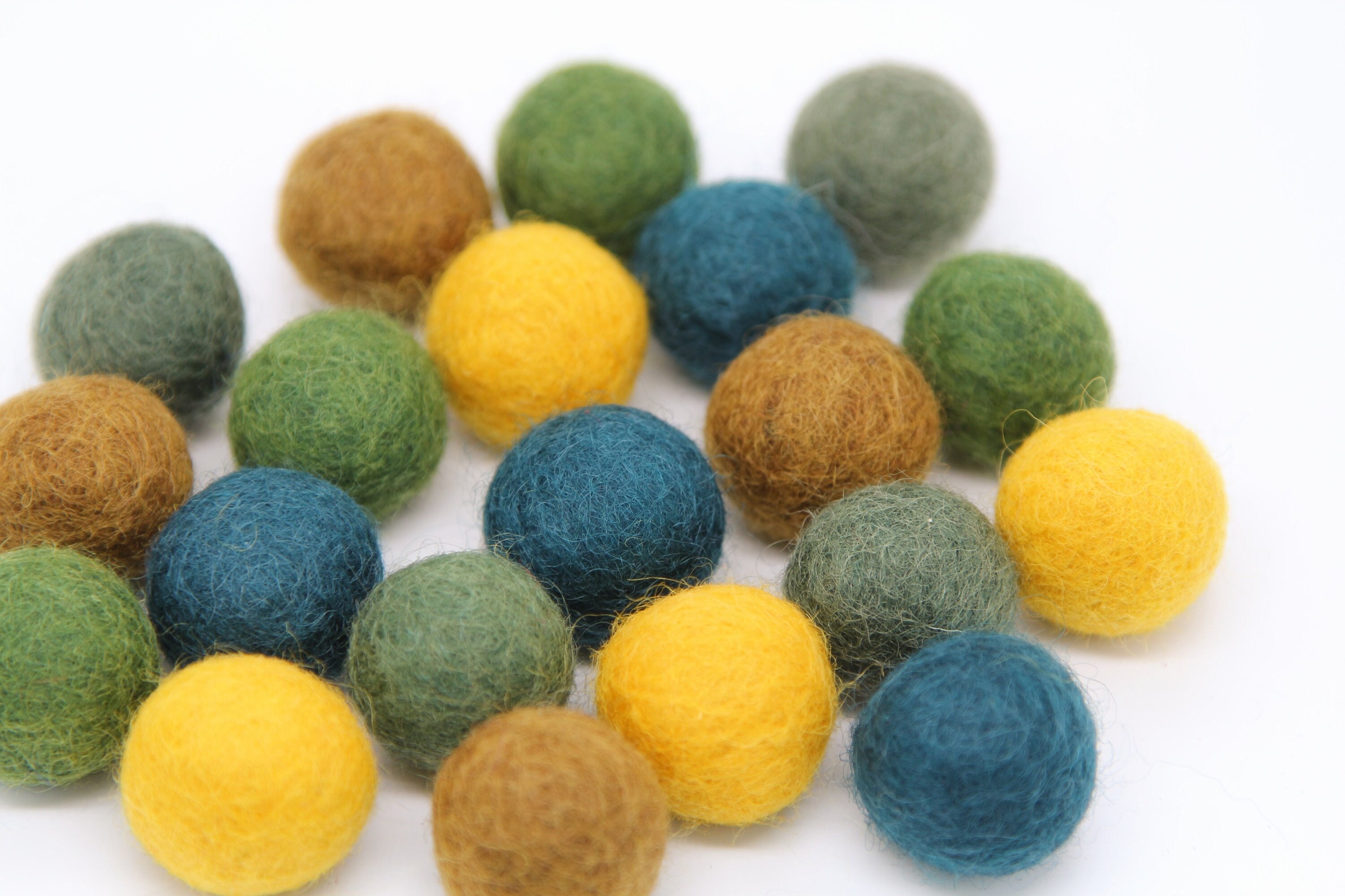 Felt Balls 12 Colors / 1 Inch Balls / Felt Pom Poms / Wool Balls