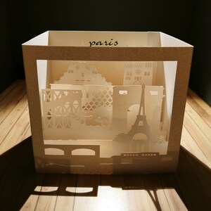 Paris - Presente 3D Pop Up "Luzes e sombras", saudações, aniversário, casamento, feito na Itália, artesanato