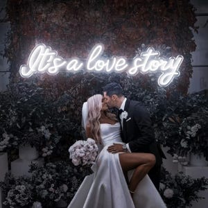 It&#39;s a love story Neon Sign, Neon Sign Bedroom, Neon Sign Wall Decor, Wedding party neon sign, Wedding Gift, Modern Wedding, Engagement Gift