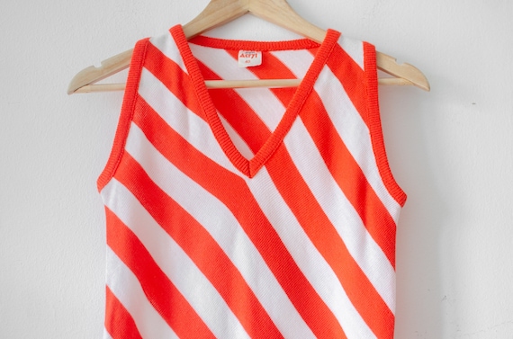 70's 80' Striped Restro Vest / Knit sleeveless sw… - image 2