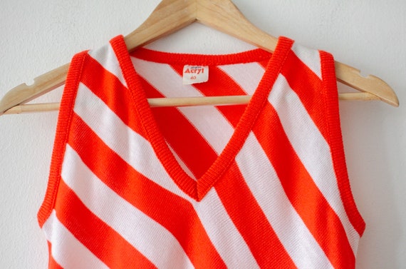 70's 80' Striped Restro Vest / Knit sleeveless sw… - image 6