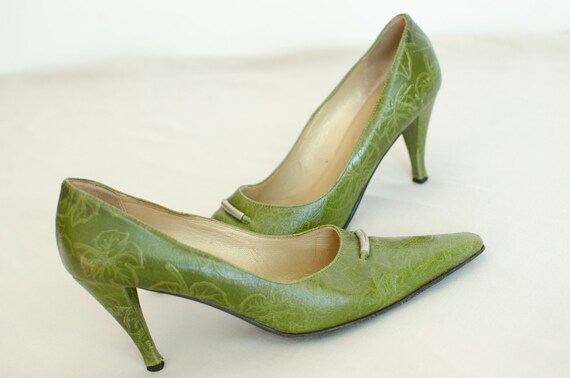 Olive green clearance pump heels