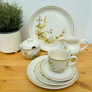 Sélection de vaisselle motif St Michael Harvest