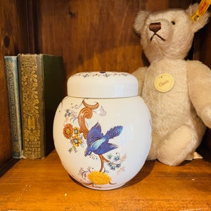 Vintage Sadler Lidded Blue Bitd of Paradise Ginger Jar