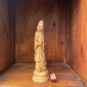 Vintage Oriental Resin Figurine of a Woman Carrying a Vase