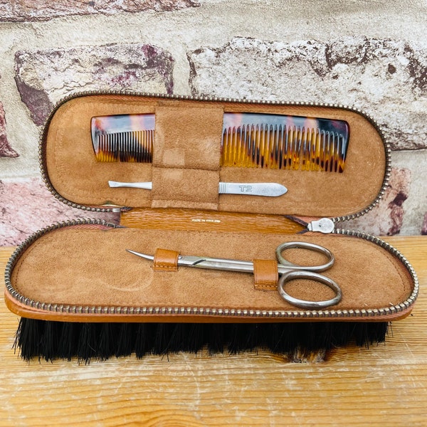 Vintage Zipped Leather Clothes Brush and Grooming Travel Kit