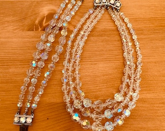 Vintage drei Strang Aurara Borealis Kristall Halskette und Armband Set