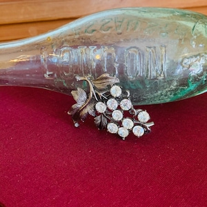 Vintage Costume Jewellery Pewter and Diamante Grape Cluster Brooch