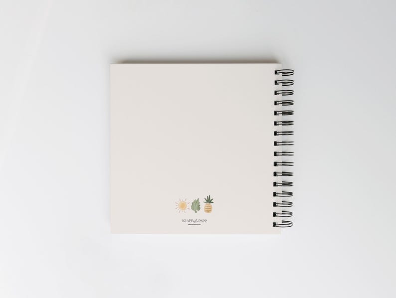 Blankobuch Kinder-Erinnerungsbuch 21x21 cm als Hardcover Ringbuch. Personalisiertes Album mit 160 g/m² FSC-Papier und Herzmotiv – ideal als Fotoalbum, Kita-Erinnerungsbuch, Kindheitsalbum, Gästebuch oder für Worte der Eltern und Erinnerungsstücke.