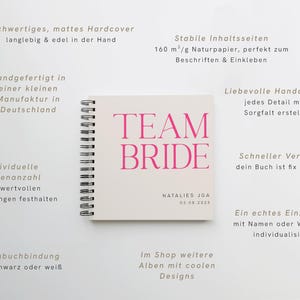 Personalisierbares JGA Blankobuch 21x21 cm als Hardcover Ringbuch mit Herzmotiv in der Fußzeile. Perfekt als Gästebuch, Fotoalbum oder Scrapbook für den Junggesellinnenabschied. Ideal zum Einkleben von Fotos, Polaroids, Erinnerungen und kreativen Ideen.