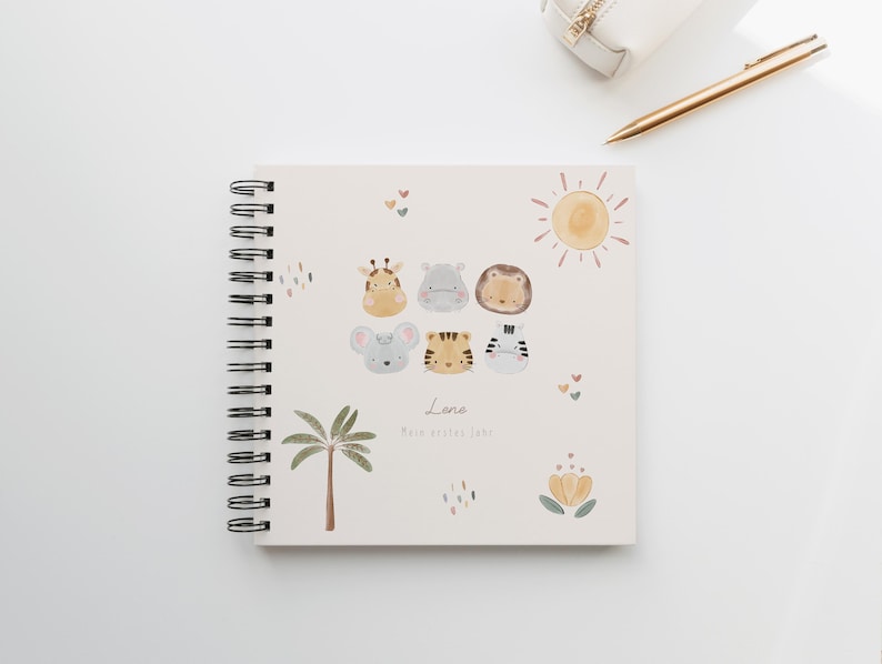 Blankobuch Kinder-Erinnerungsbuch 21x21 cm als Hardcover Ringbuch. Personalisiertes Album mit 160 g/m² FSC-Papier und Herzmotiv – ideal als Fotoalbum, Kita-Erinnerungsbuch, Kindheitsalbum, Gästebuch oder für Worte der Eltern und Erinnerungsstücke.