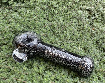 Space Rocks Glitter Dolphin Glass Pipe: Freezable, Collectible
