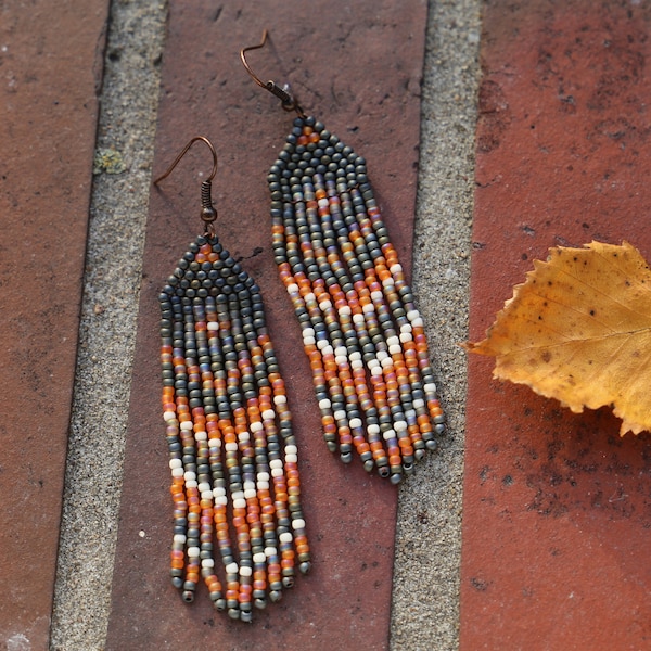 Handwoven beaded earrings, little modern earrings, fringe earrings, orange, beige, gift for her, beaded jewelry, trendy