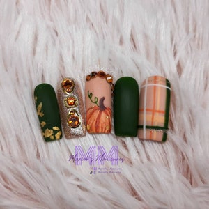 Oh My Gourd Press on Nails | Pumpkin nails | green | Fall nails | Autumn nails | plaid nails | gold | Handpainted | Pumpkin Patch | Matte
