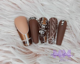 Oh, Reindeer! Press On Nails / Holiday nails / christmas / brown / neutral / plaid / classy nails / holiday / French tip / bling / Rudolph