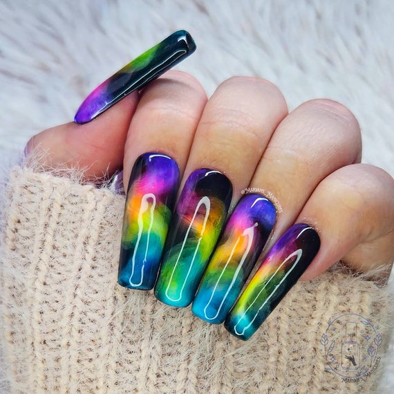 17 Neon Nails Art Designs for women | Acrylic nails coffin short, Summer acrylic  nails, Neon nails