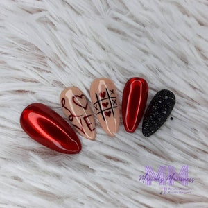 Tic Tac Toe Love Press On Nails / Holiday nails / Valentines Day / love / red / hearts / holiday / seasonal / handpainted / black / glitter