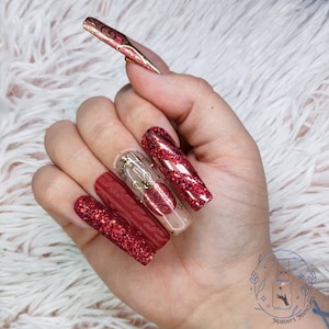 Glitzmas Press On Nails / Holiday nails / xmas / red / ombre / christmas / classy nails / holiday / glitter / sweater / ornaments / gold