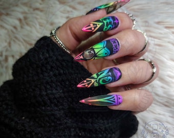 Rainbow Spirit Board press on nails | Horror | Ghost | Ouija | Scary | witchy nails | black nails | Halloween nails | gothic | glue on nails