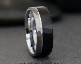 Anello di nozze Hammer nero e grigio argento, anello da uomo in tungsteno da 8 mm e 6 mm, anello da uomo Hammer Band, anello di nozze nero