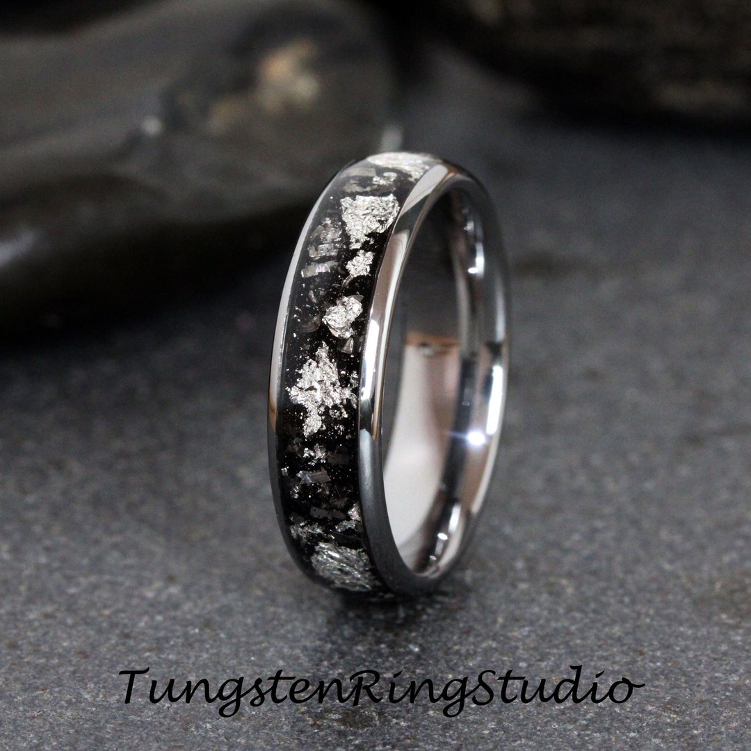 Anello da uomo in meteorite di Gibeon, fede nuziale in titanio - Italia Anello da uomo in meteorite di Gibeon, fede nuziale in titanio - Italia