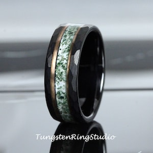 Anello con accento in oro rosa con martello nero e agata verde muschio, 8 mm, anello nuziale in tungsteno, fede nuziale da uomo, anello nuziale in agata muschio nero, anello da uomo