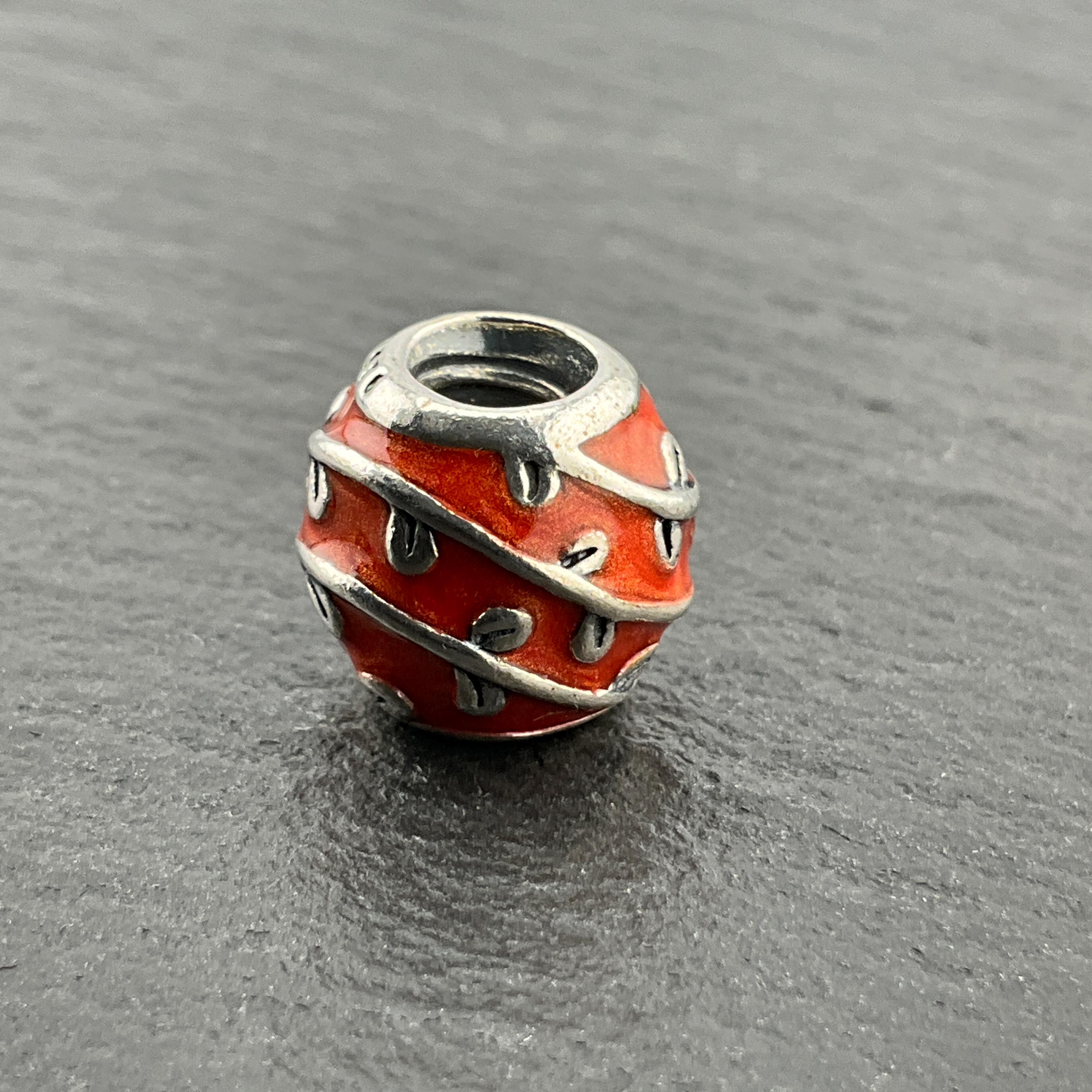 本物のパンドラ スターリングシルバー エナメル ヴァイン リーフ