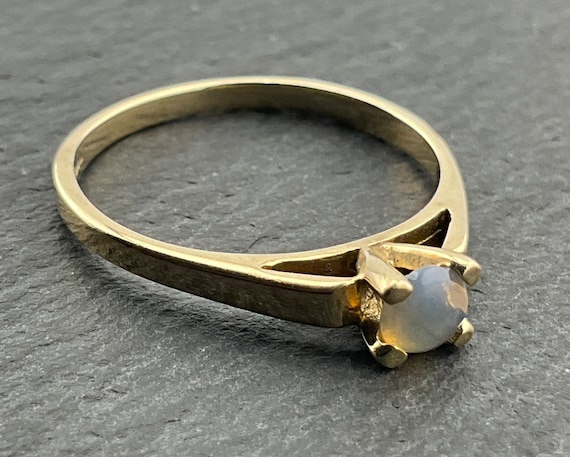 Vintage Solid 9ct Gold Opal Solitaire Ring, UK Si… - image 3