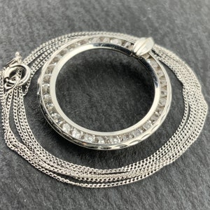 Vintage 9ct White Gold Cubic Zirconia Pendant Necklace