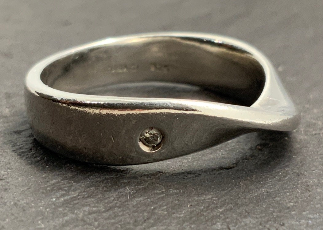 Vintage Diamond Sterling Silver Twist Band Ring, UK Size O, US Size 7, EU Size 54 - Etsy Vintage Diamond Sterling Silver Twist Band Ring, UK Size O, US Size 7, EU Size 54 - Etsy