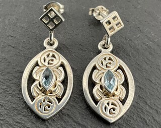 Orecchini Pendenti In Argento 925 Sterling – Design Celtico Ovale Rosa Di Mackintosh – 9x30 Mm – DTPsilver