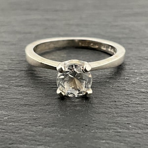 Vintage Topaz Sterling Silver Solitaire Ring, UK Size M, US Size 6, EU Size 51 1/2