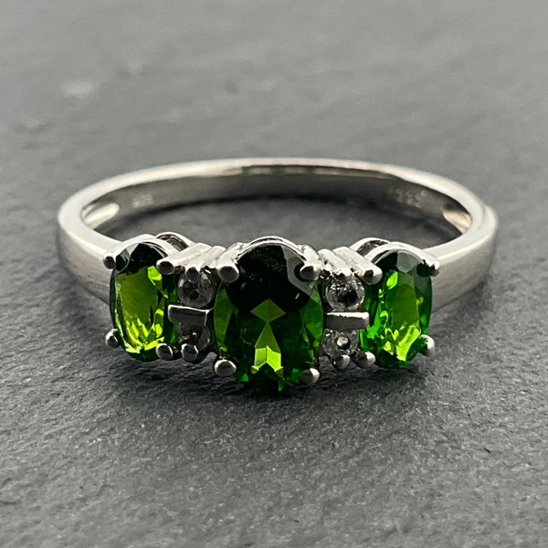Vintage Chrome Diopside & White Sapphire Sterling Silver Ring, UK Size N1/2, US Size 6 3/4, EU Size 53 1/4