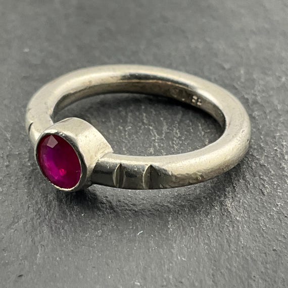 Vintage Ruby Sterling Silver Solitaire Ring, UK S… - image 7