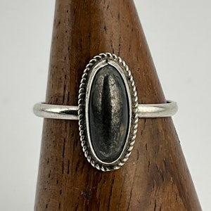 Vintage Hematite Sterling Silver Dainty Ring, UK Size M1/2, US Size 61/4, EU Size 52