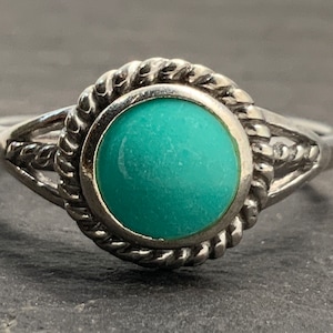 Anillo de plata de ley turquesa vintage, tamaño del Reino Unido Q, tamaño de EE.UU. 8, tamaño de la UE 56 3/4