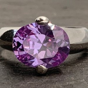 Vintage Purple Cubic Zirconia Oval Sterling Silver Statement Ring, UK Size L, US Size 5 1/2, EU Size 50 3/4
