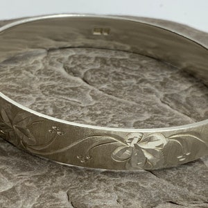 Vintage Sterling Silver Hinged Bangle