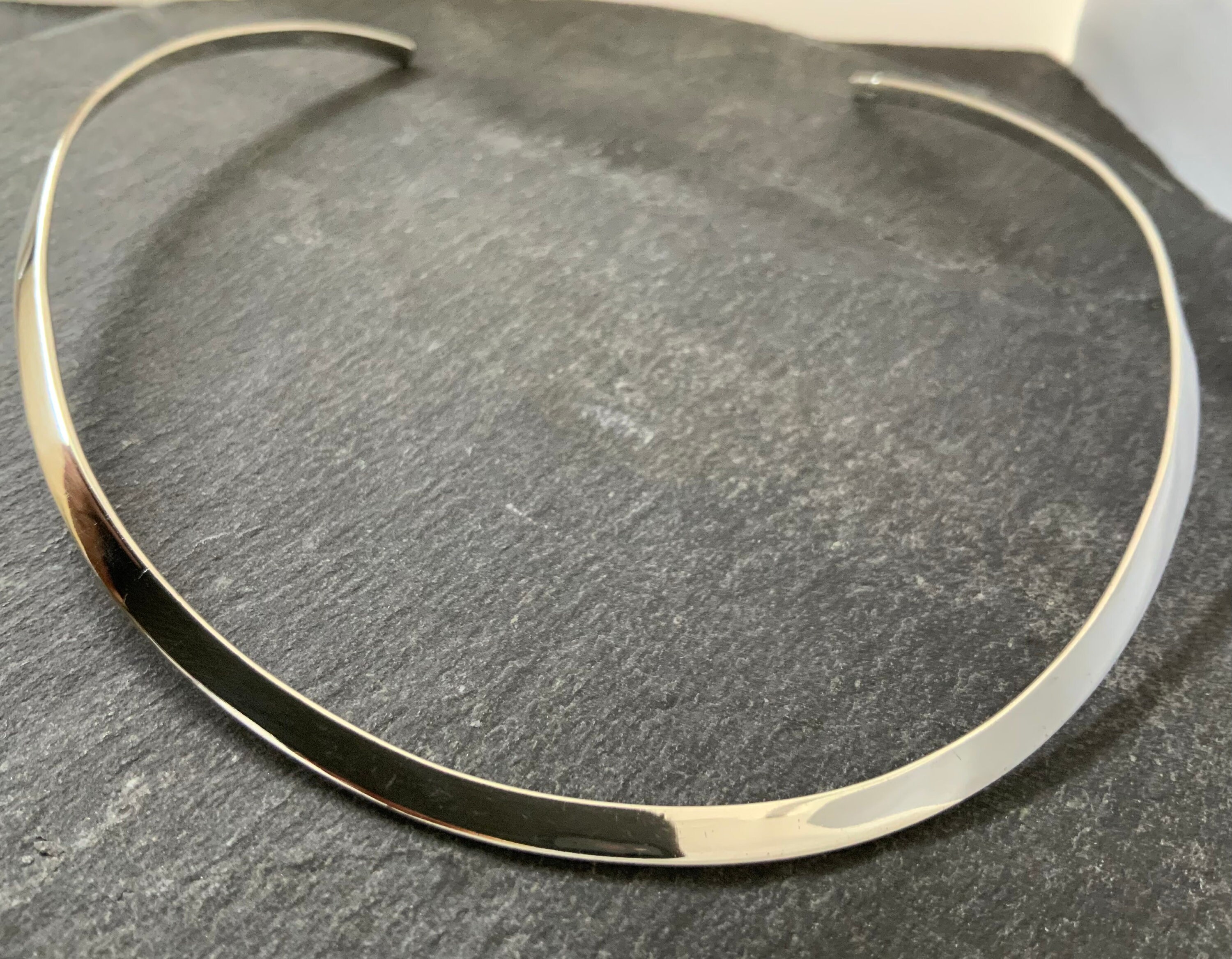 Joli Ras-de-Cou Argenté Vintage - Collier Choker Fin Et Élégant