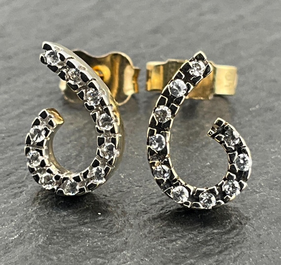 Orecchini a cerchio in oro 9 carati con zirconi cubici, 11x2,5 mm, polsino con cristalli, eternità, con cerniera, scatola regalo - Italia