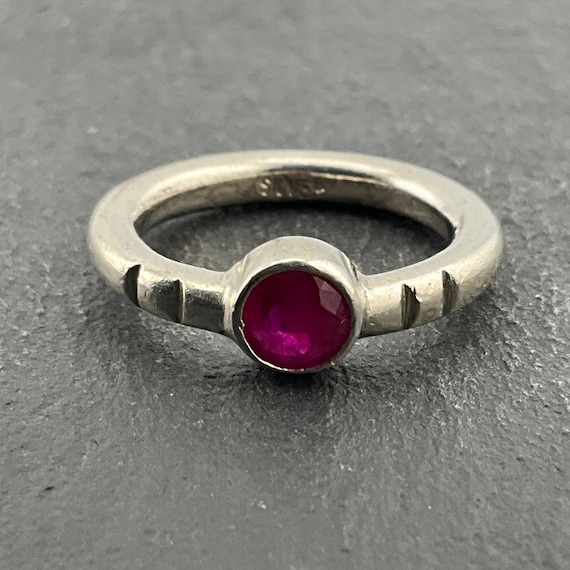 Vintage Ruby Sterling Silver Solitaire Ring, UK S… - image 2