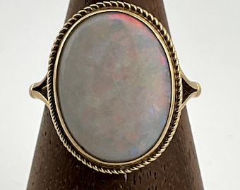 Anillo vintage ovalado de ópalo en oro de 9 quilates, talla L1/2 (Reino Unido), talla 5 3/4 (EE. UU.), talla 51 (UE)