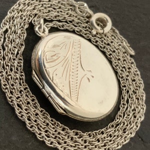 Vintage Sterling Silver Locket Pendant Necklace