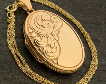 Vintage Solid 9ct Gold Locket Pendant Necklace