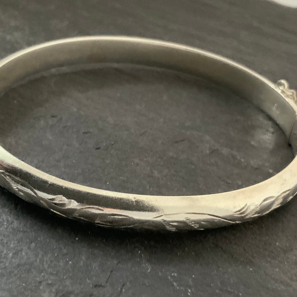 Vintage Sterling Silver Hinged Bangle