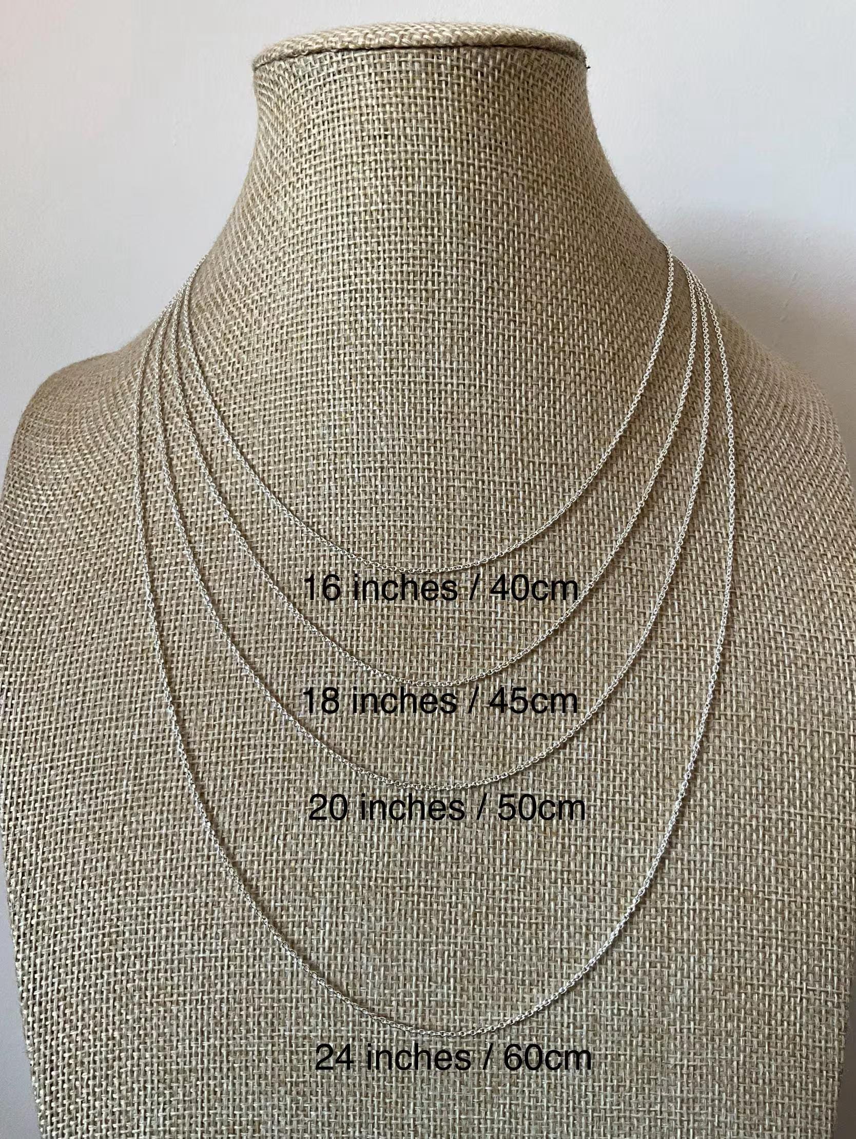 Collier Pendentif Goutte Feuilles Gris Argent Diamanté Maille Épi Vintage