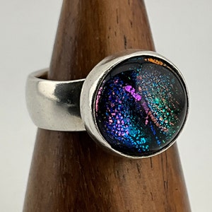 Vintage Dichroic Fused Glass Sterling Silver Statement Ring, UK Size K1/2, US Size 5 1/4, EU Size 50 1/4