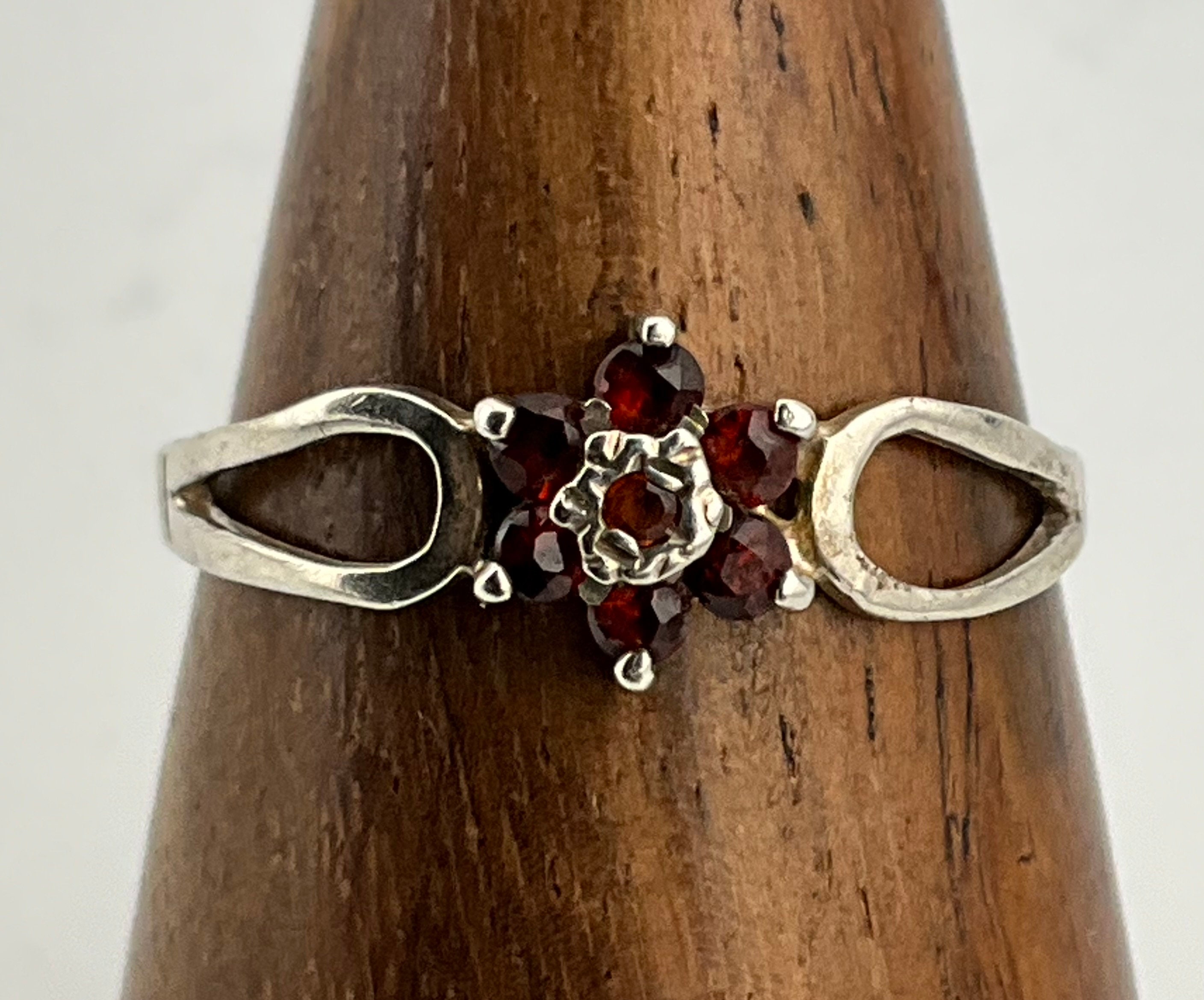 独特の上品 ヴィンテージ ガーネット スターリング シルバー 華奢 アクセサリー