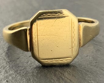 Vintage 9ct Gold Signet Ring, UK Size V, US Size 10 3/4, EU Size 63 1/4