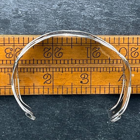 Vintage Solid Sterling Silver Torc Wave Bangle - image 8